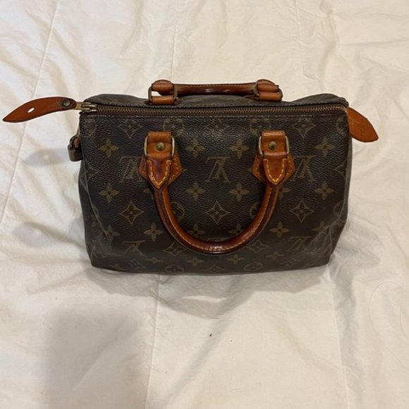 Louis Vuitton Bag - Picture 12 of 16